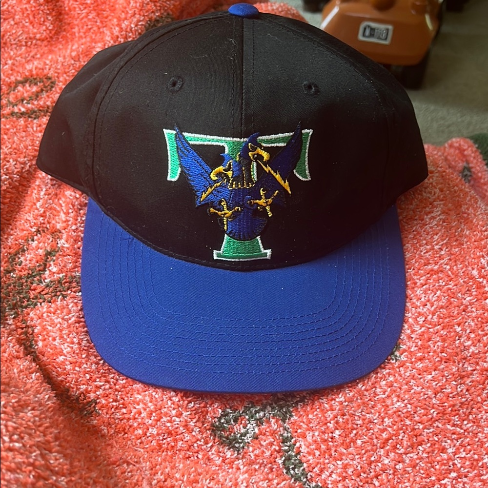 B38 Vintage Minor-League Baseball Hat; Trenton Thunder Team EUC